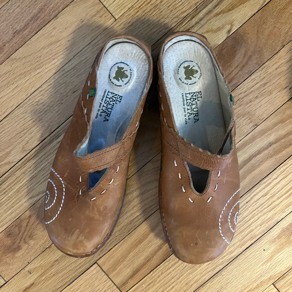 El Naturalista Leather Clogs, Size 9.5